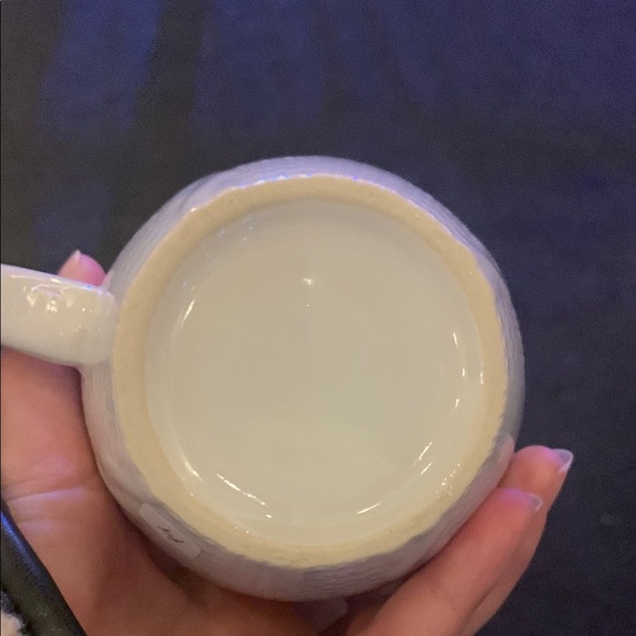 Knitted Pattern White Mug - Picture 7 of 9